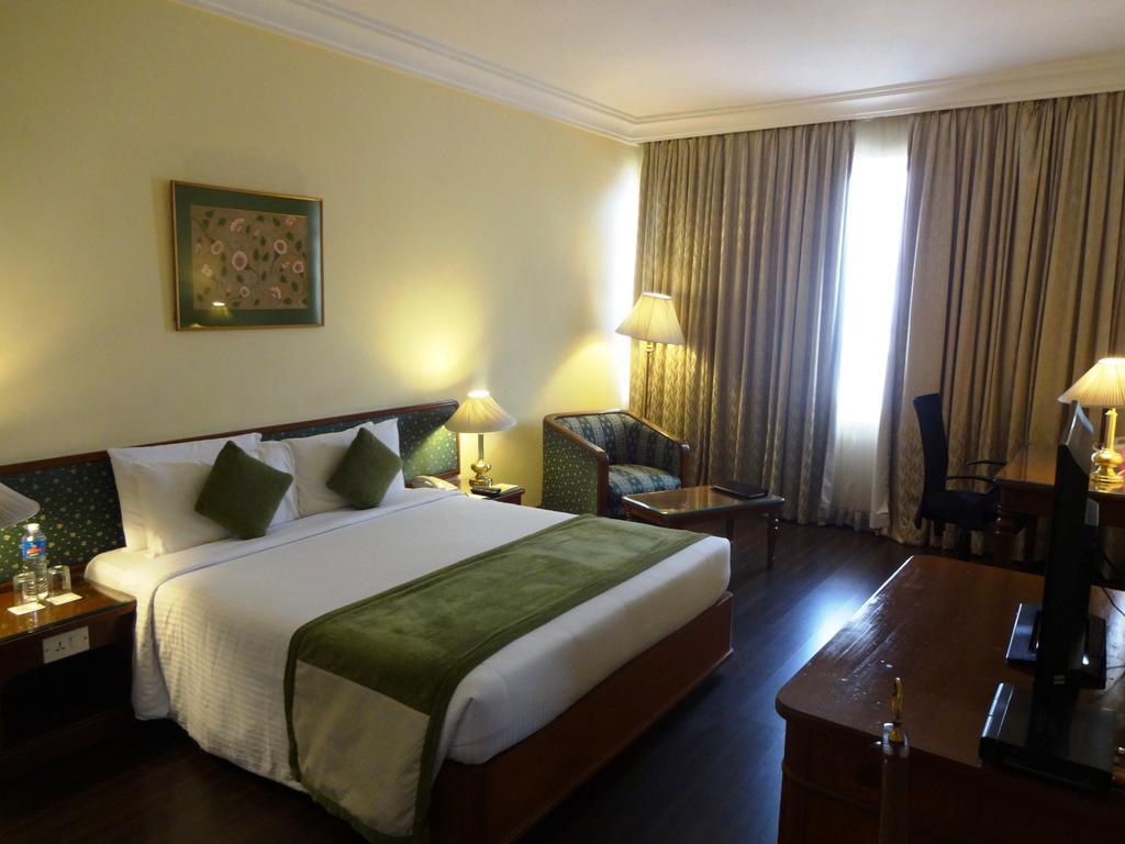 Royal Orchid Central Bangalore, Mg Road חדר תמונה
